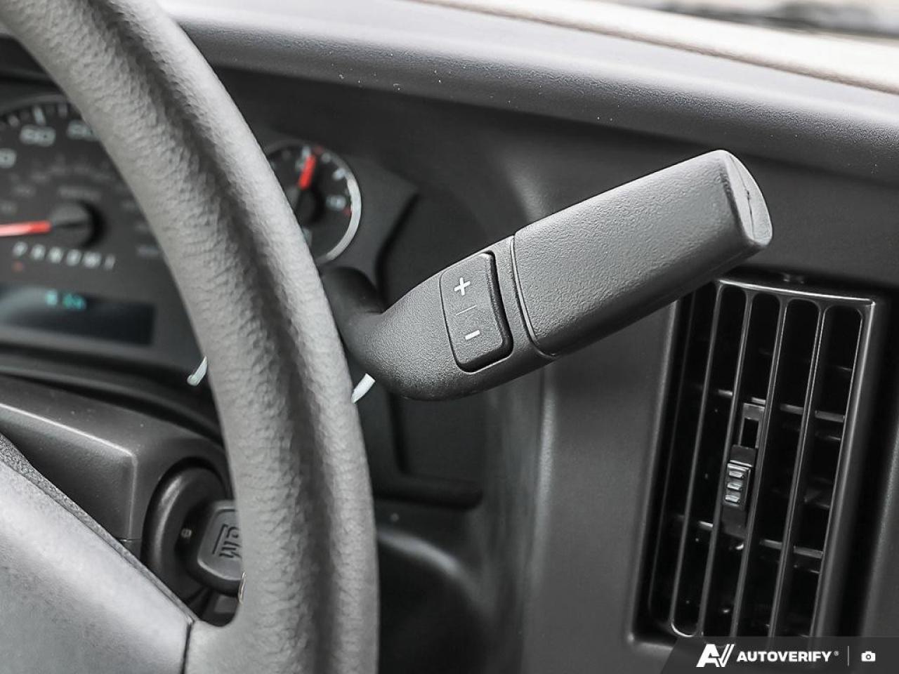 2025 GMC Savana Cargo Van 3500 Regular Wheelbase Rear-Wheel Drive Photo