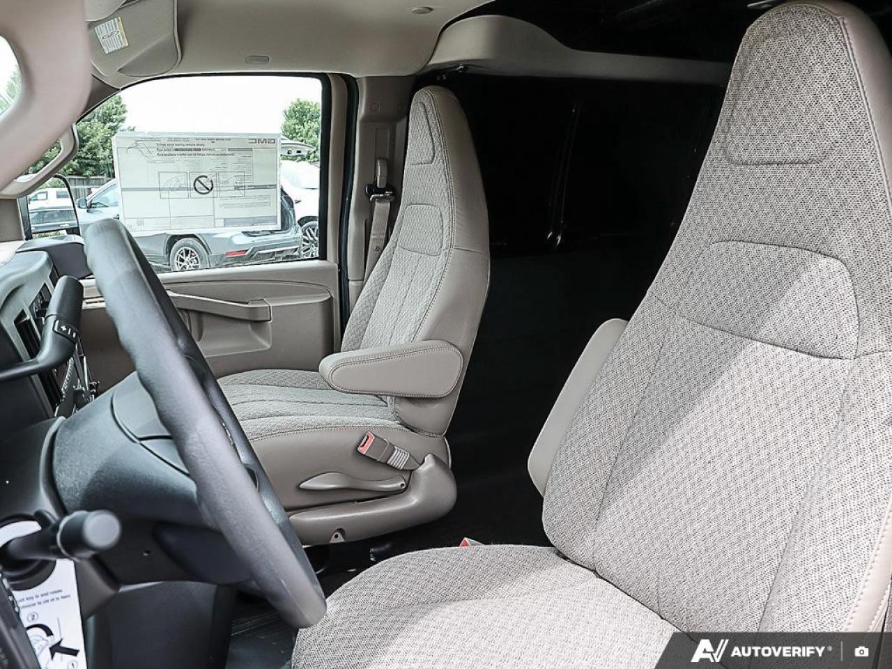 2025 GMC Savana Cargo Van 3500 Regular Wheelbase Rear-Wheel Drive Photo