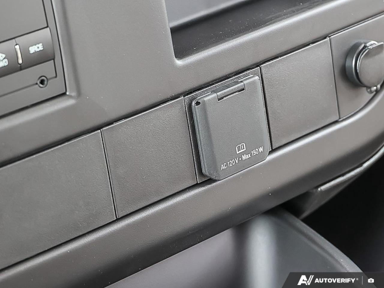 2025 GMC Savana Cargo Van 3500 Regular Wheelbase Rear-Wheel Drive Photo