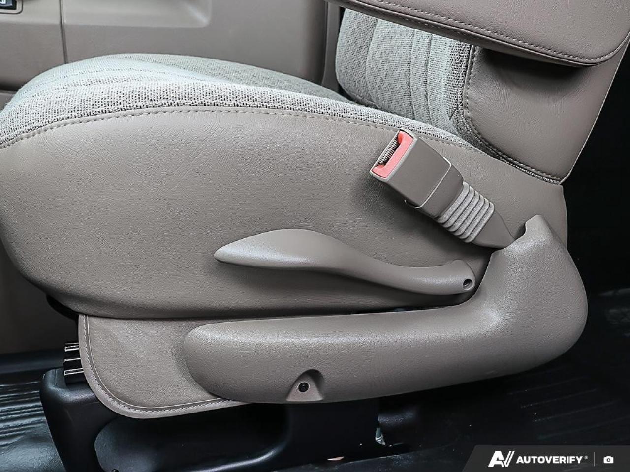 2025 GMC Savana Cargo Van 3500 Regular Wheelbase Rear-Wheel Drive Photo