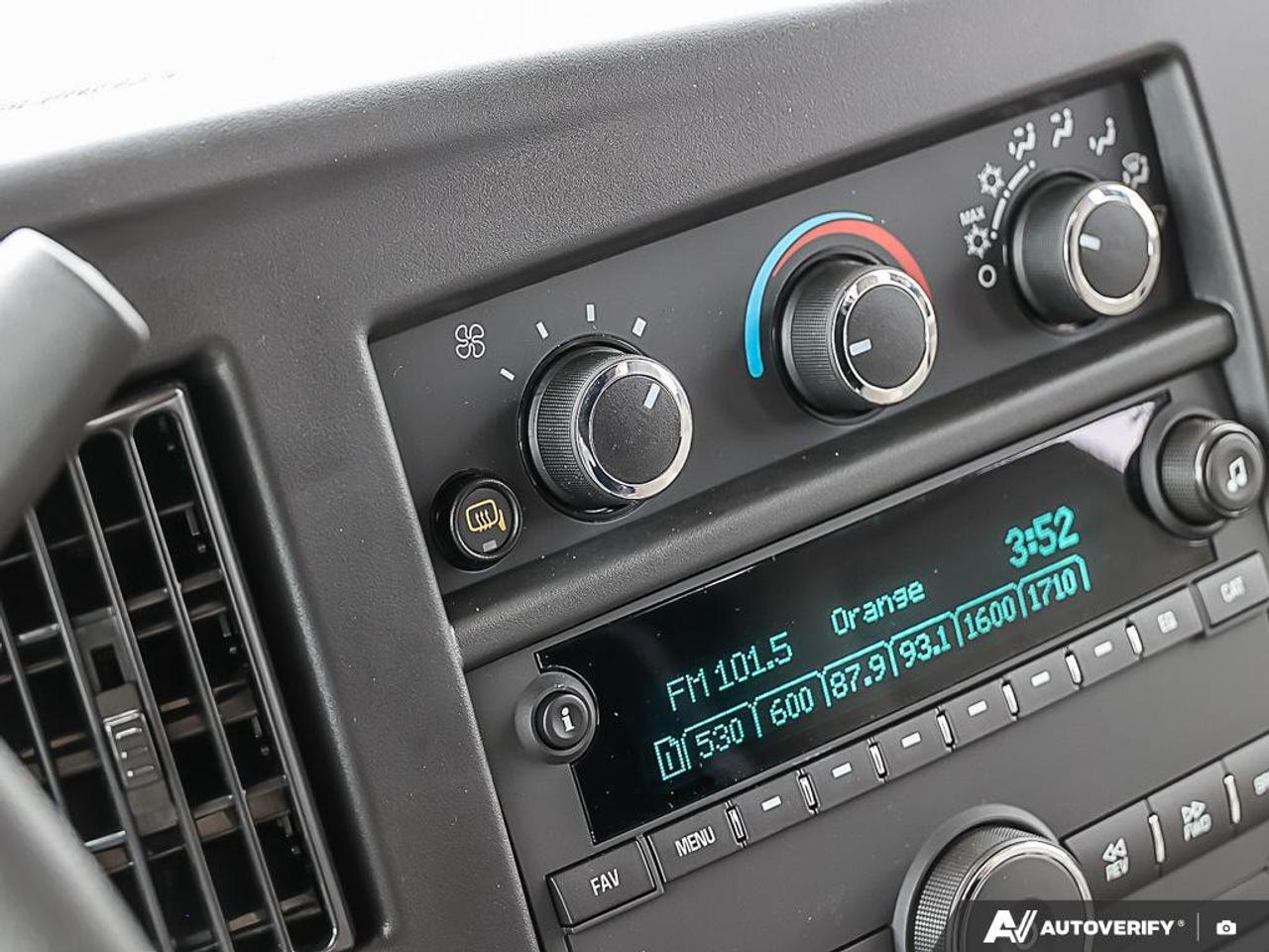 2025 GMC Savana Cargo Van 3500 Regular Wheelbase Rear-Wheel Drive Photo