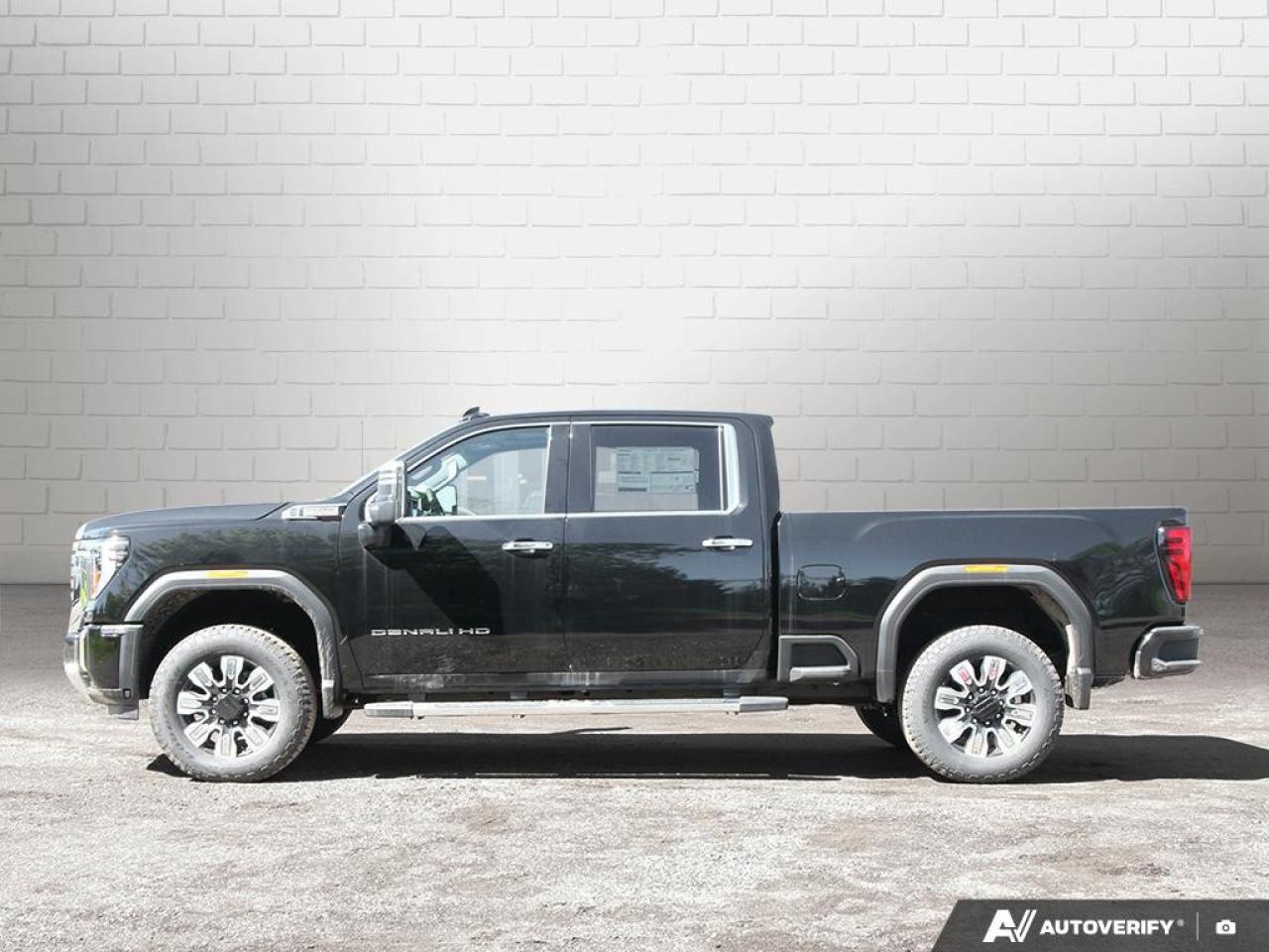 2025 GMC SIERRA 2500HD 4WD Crew Cab Standard Box Denali Photo
