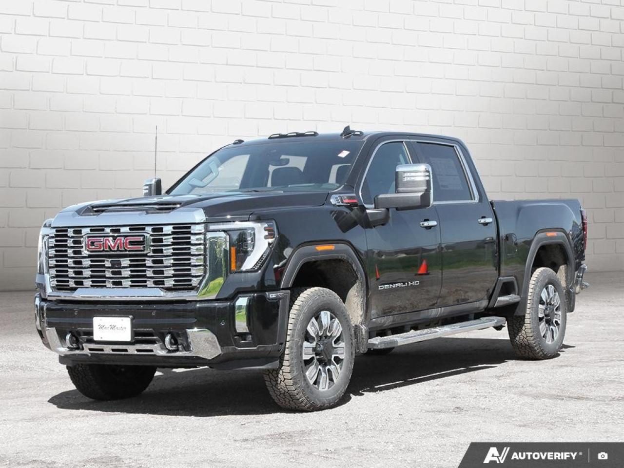 2025 GMC SIERRA 2500HD 4WD Crew Cab Standard Box Denali Photo0