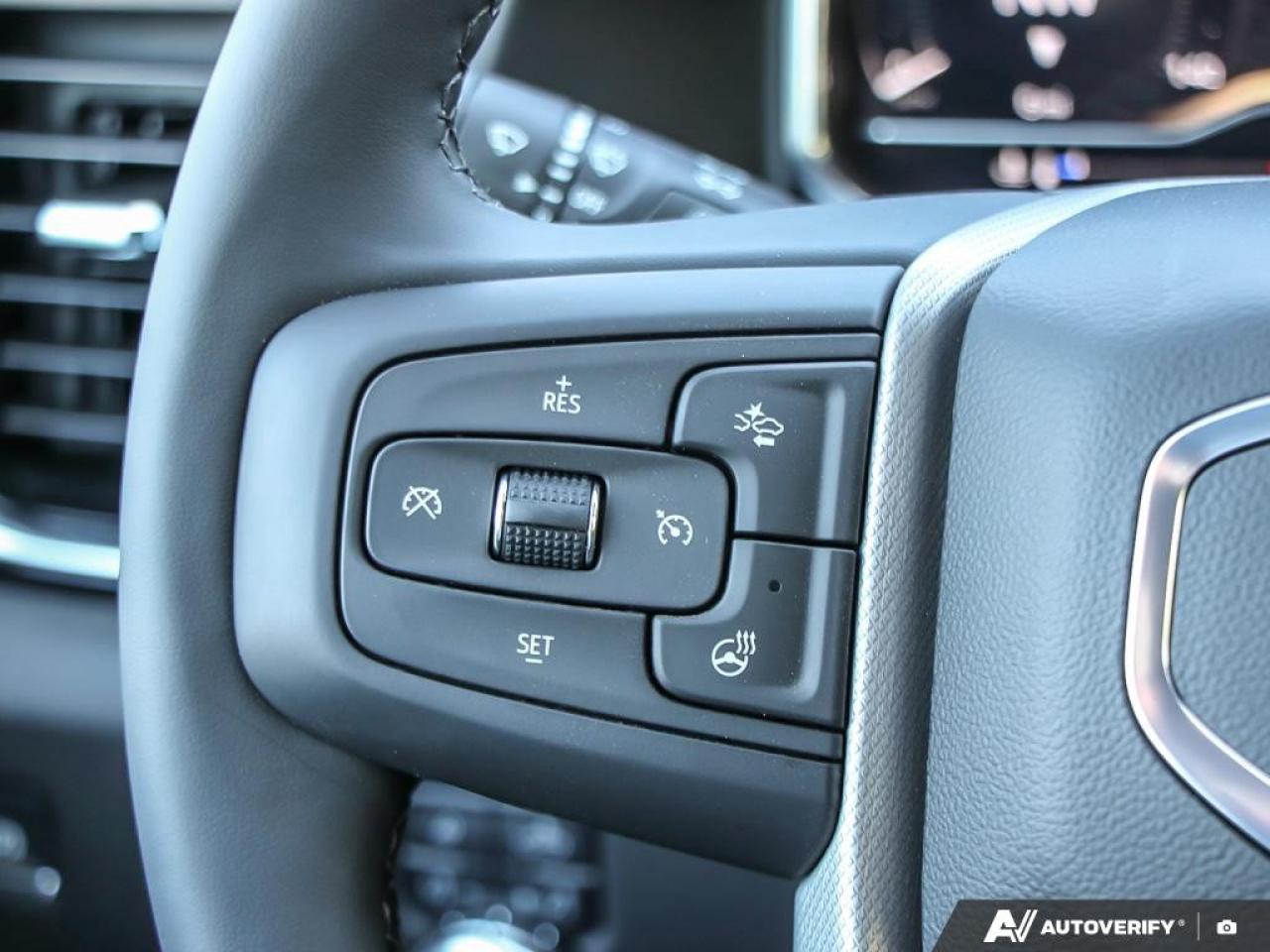 2025 GMC SIERRA 2500HD 4WD Crew Cab Standard Box Denali Photo