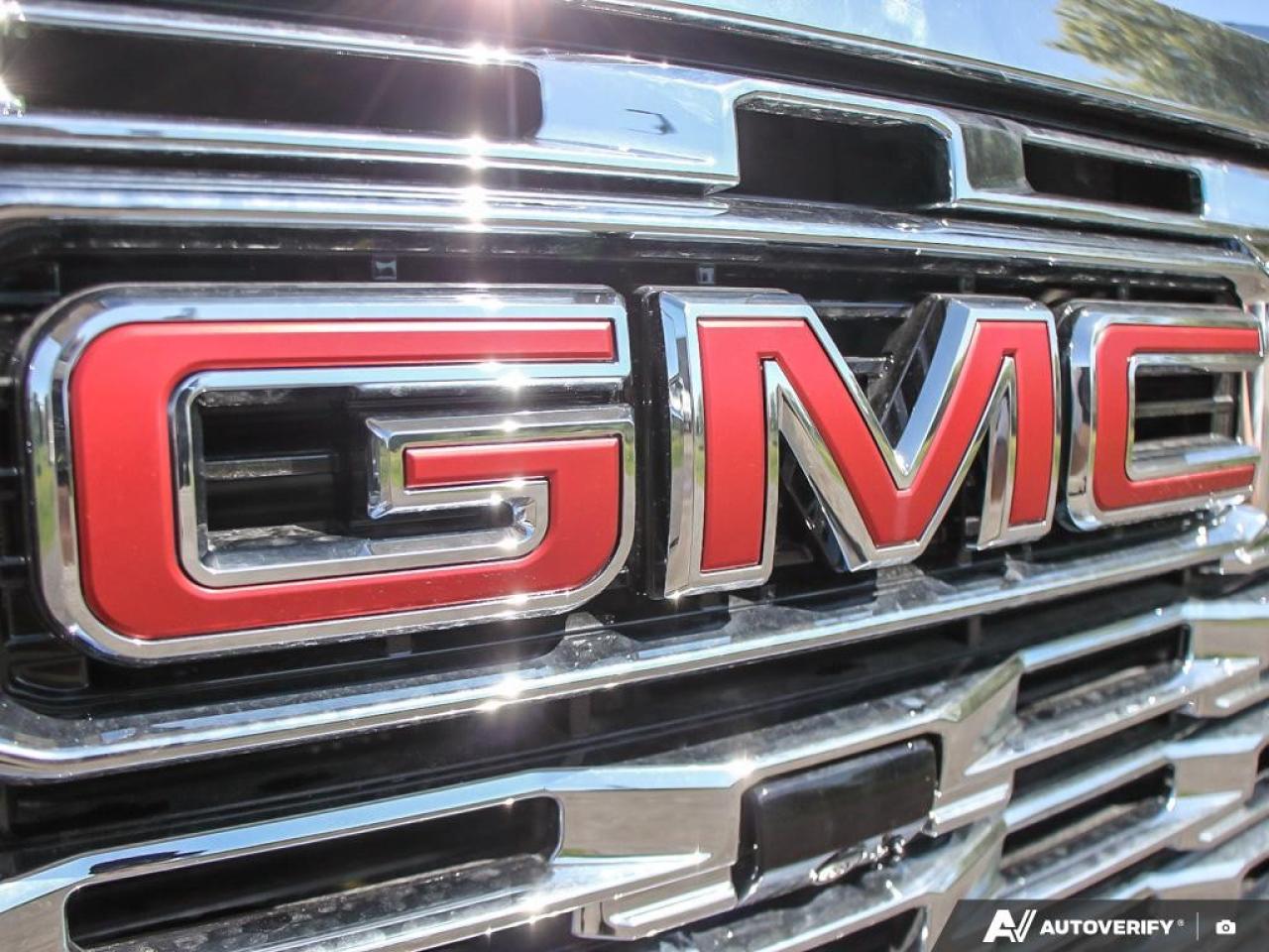 2025 GMC SIERRA 2500HD 4WD Crew Cab Standard Box Denali Photo