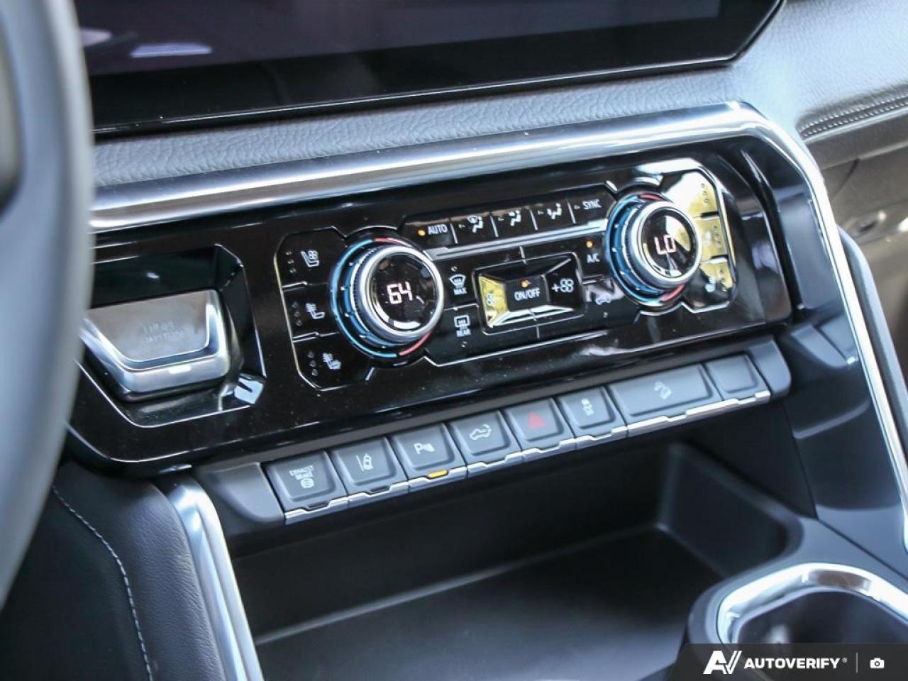 2025 GMC SIERRA 2500HD 4WD Crew Cab Standard Box Denali Photo