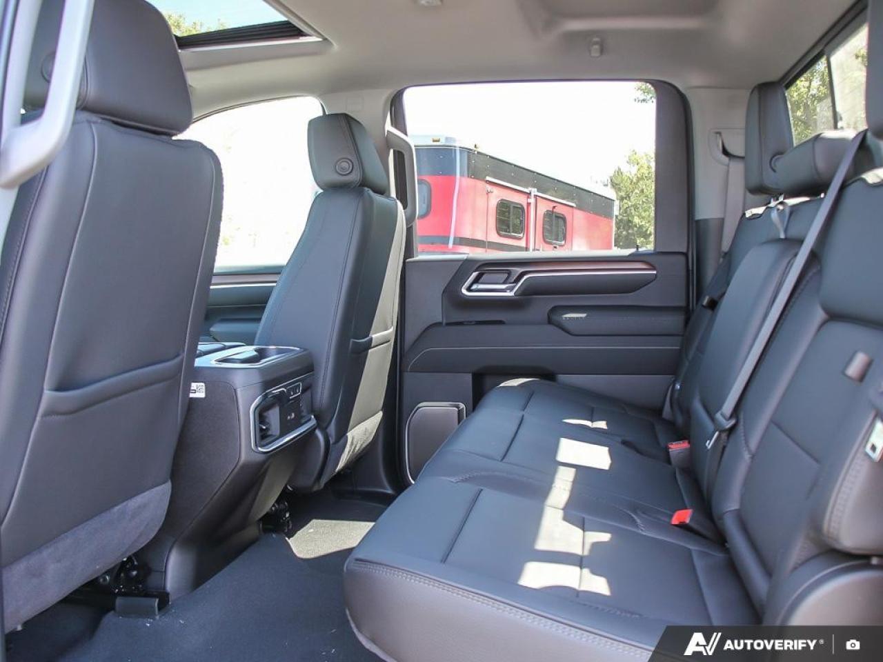 2025 GMC SIERRA 2500HD 4WD Crew Cab Standard Box Denali Photo