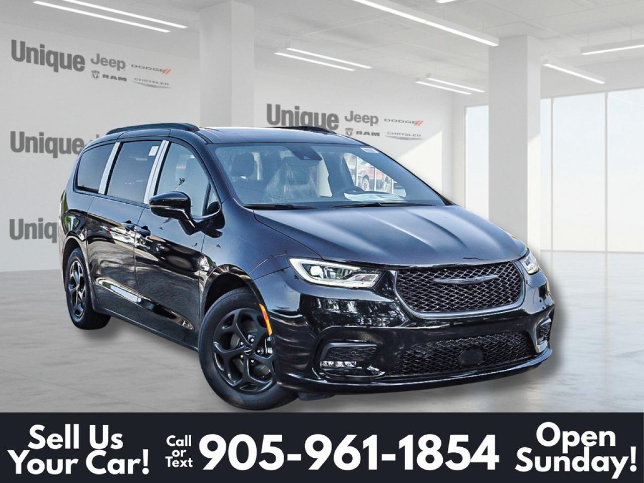 2024 Chrysler Pacifica Hybrid  Photo0