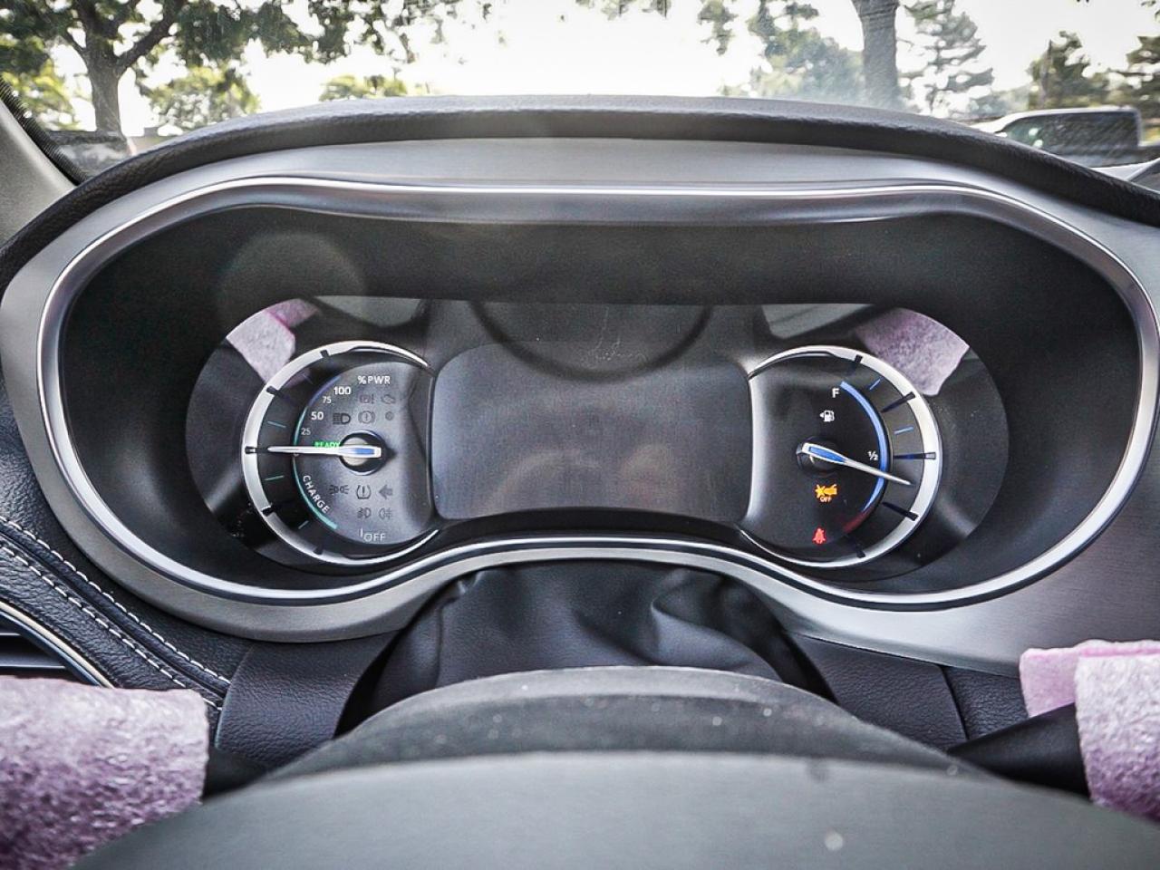 2024 Chrysler Pacifica Hybrid  Photo