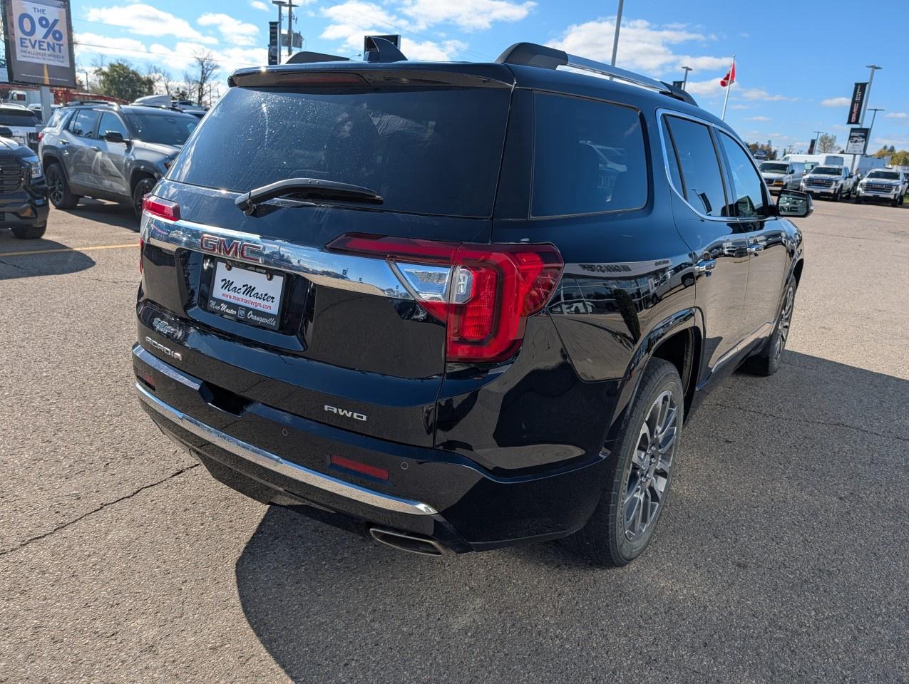 2021 GMC Acadia AWD DENALI Photo4