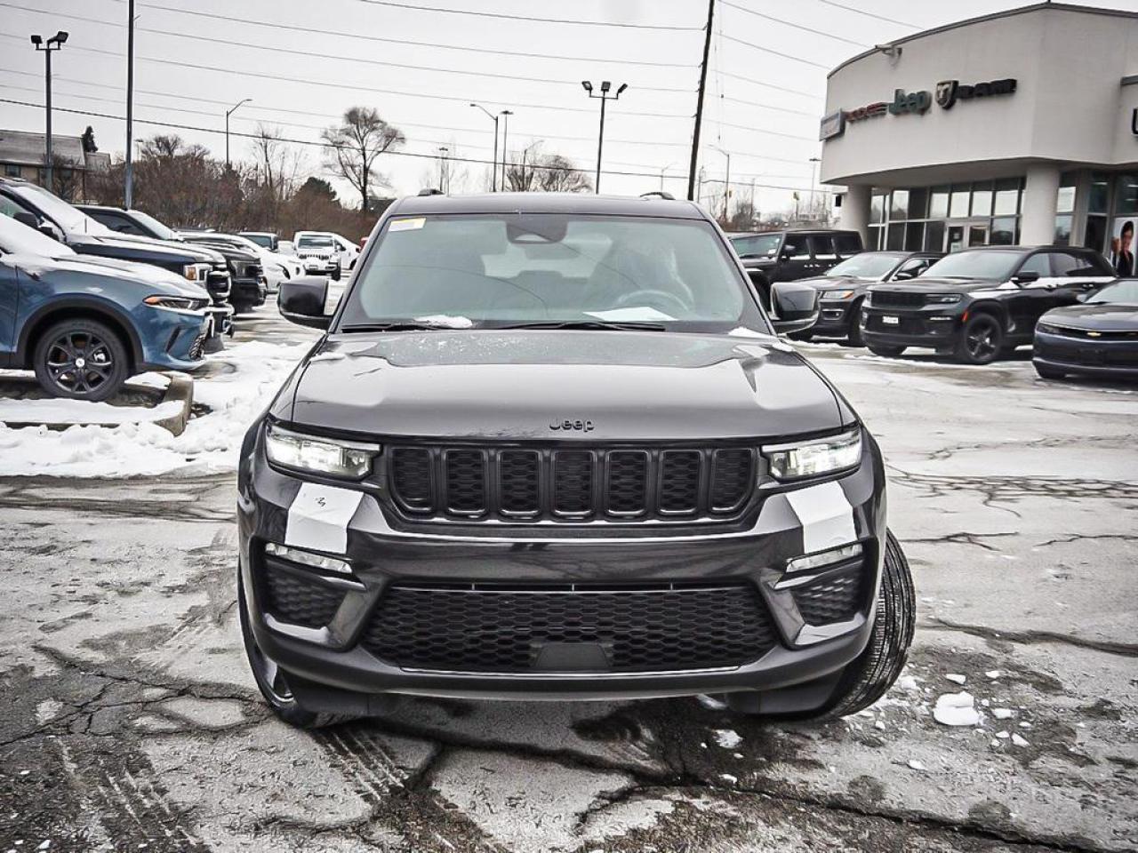 2025 Jeep Grand Cherokee  Photo