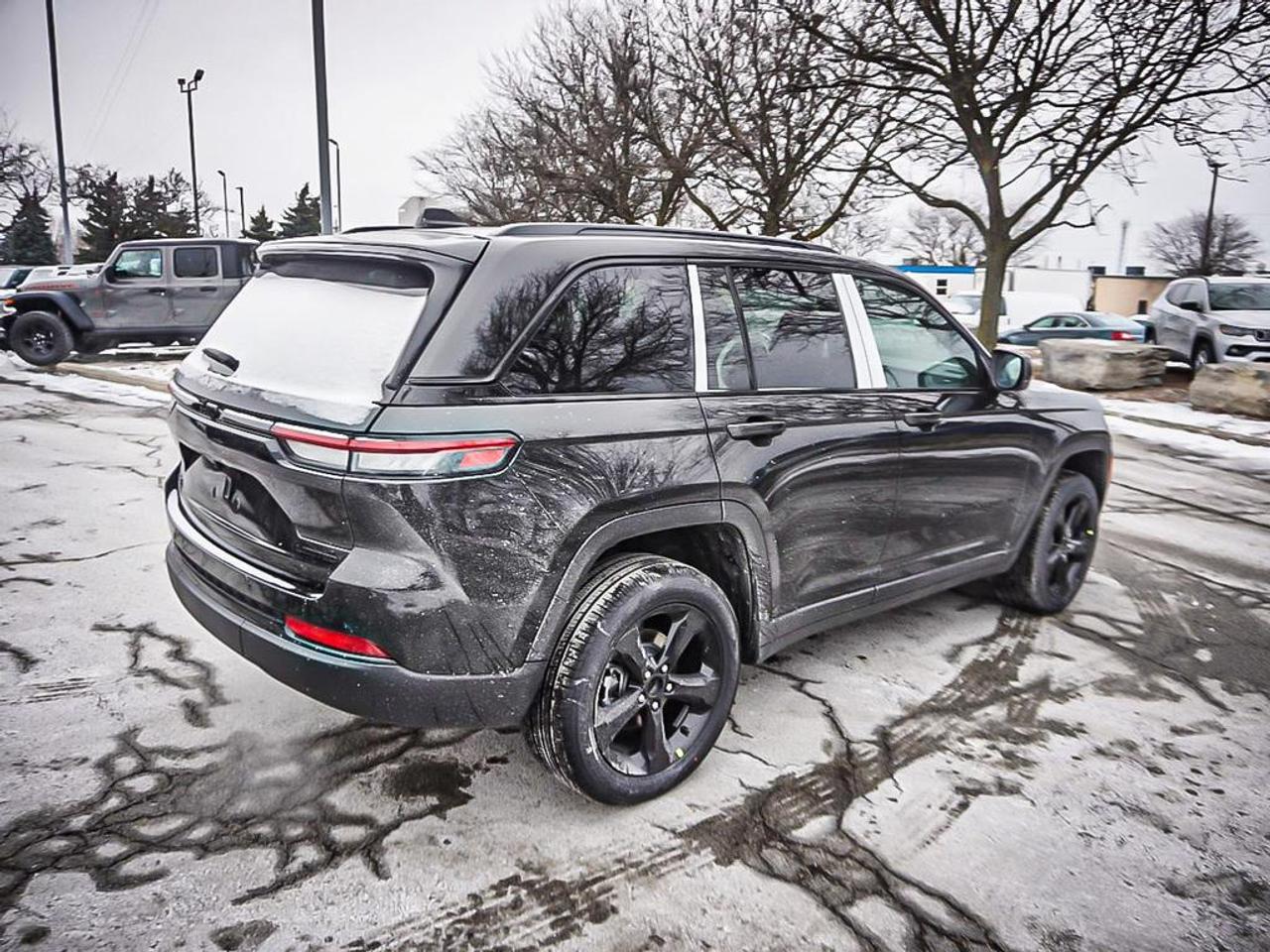 2025 Jeep Grand Cherokee  Photo