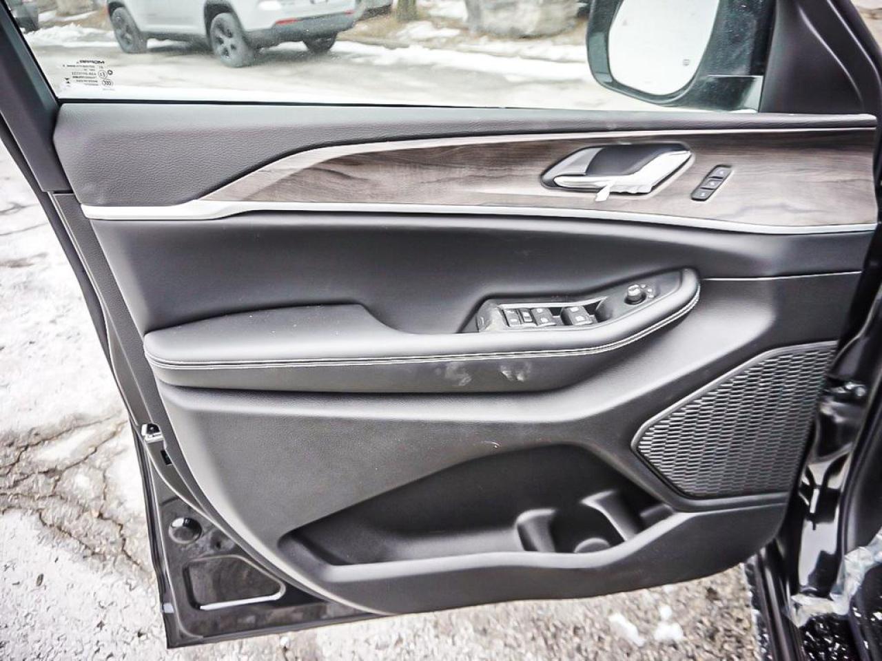 2025 Jeep Grand Cherokee  Photo