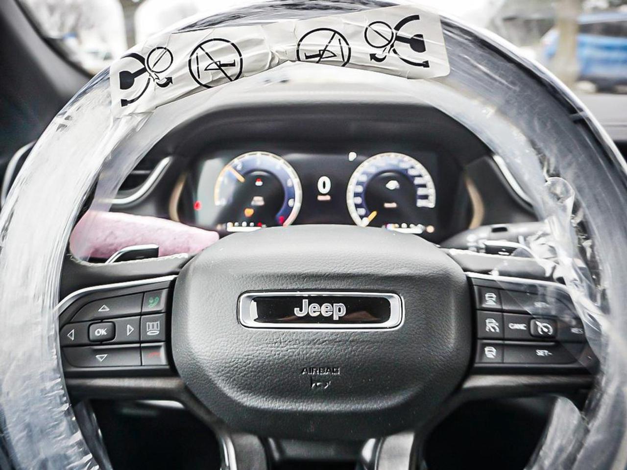 2025 Jeep Grand Cherokee  Photo