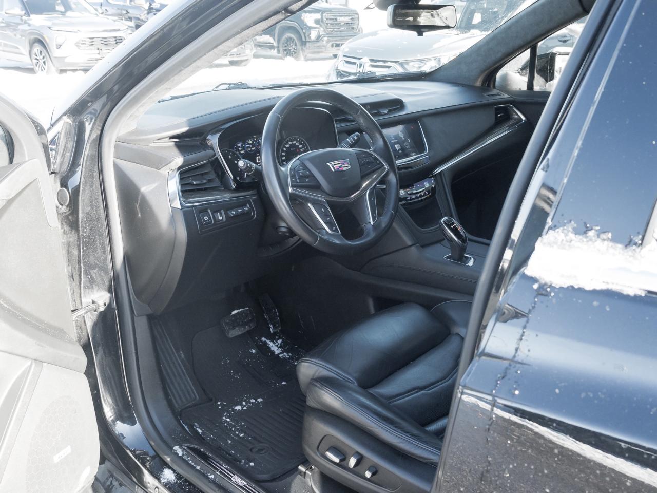 2017 Cadillac XT5 Platinum 4dr All-Wheel Drive Photo