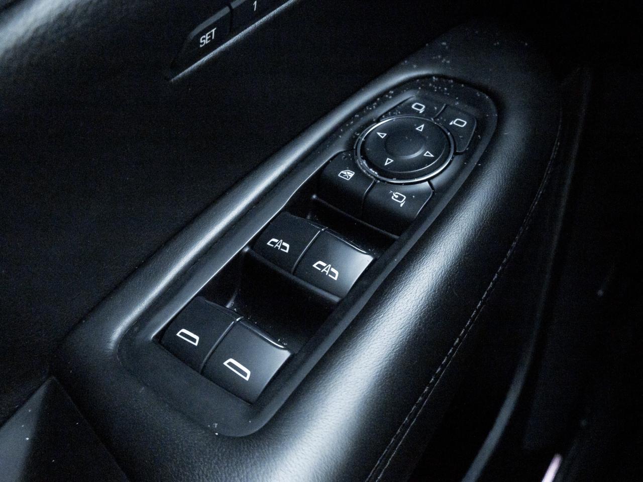 2017 Cadillac XT5 Platinum 4dr All-Wheel Drive Photo