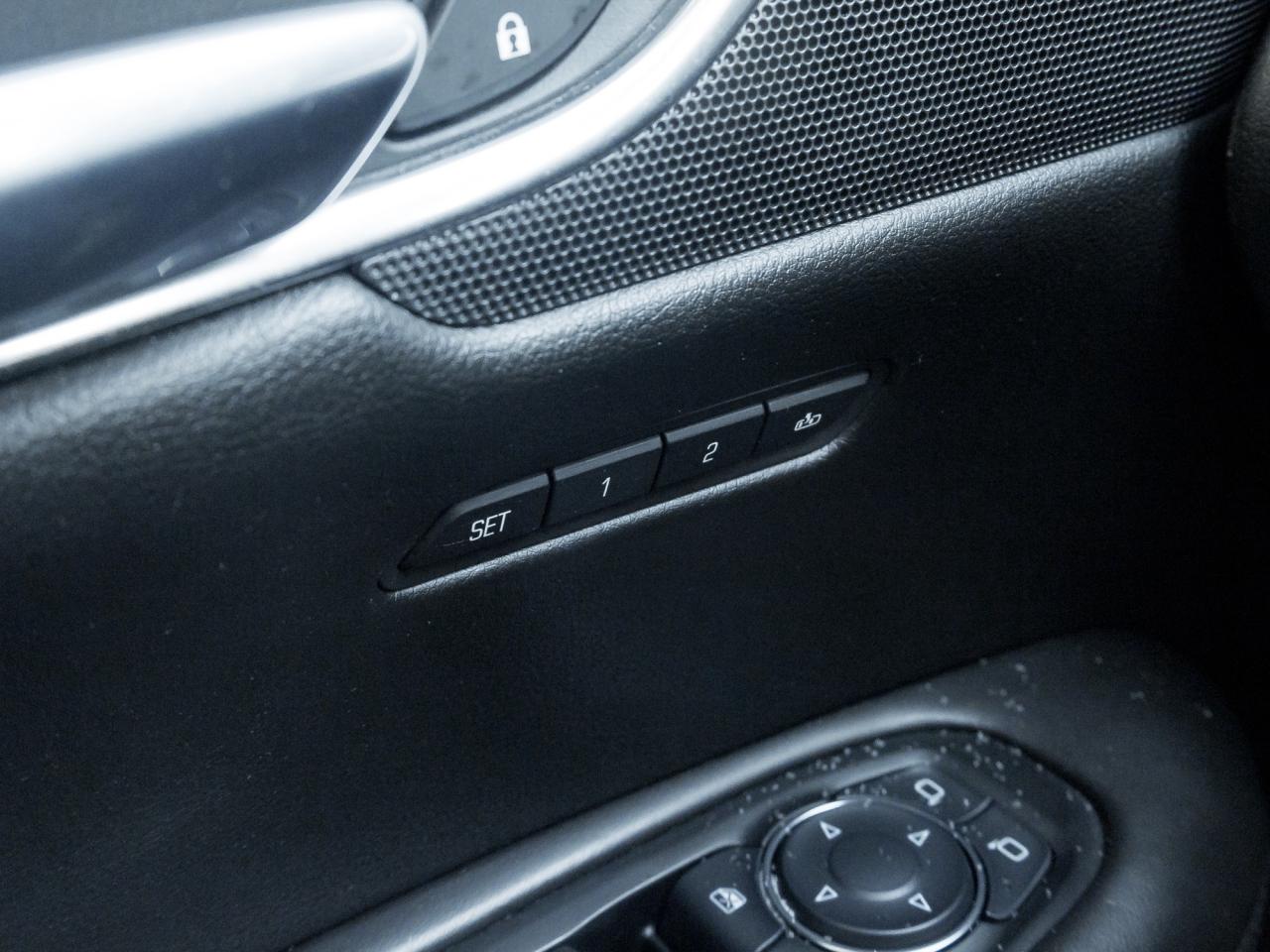 2017 Cadillac XT5 Platinum 4dr All-Wheel Drive Photo