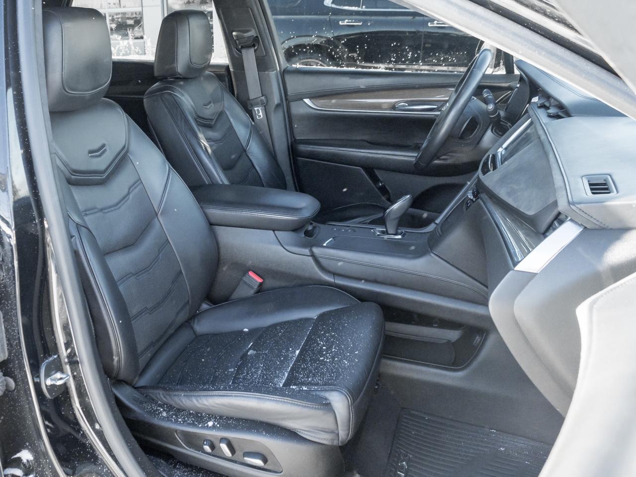 2017 Cadillac XT5 Platinum 4dr All-Wheel Drive Photo