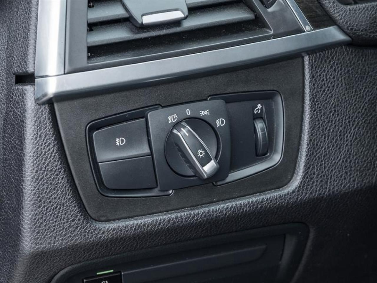 2018 BMW 330 i xDrive 4dr All-Wheel Drive Sedan Photo