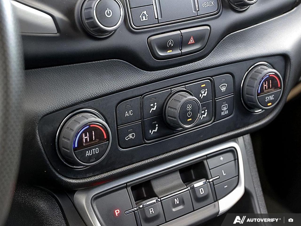 2023 GMC Terrain AWD SLE Photo