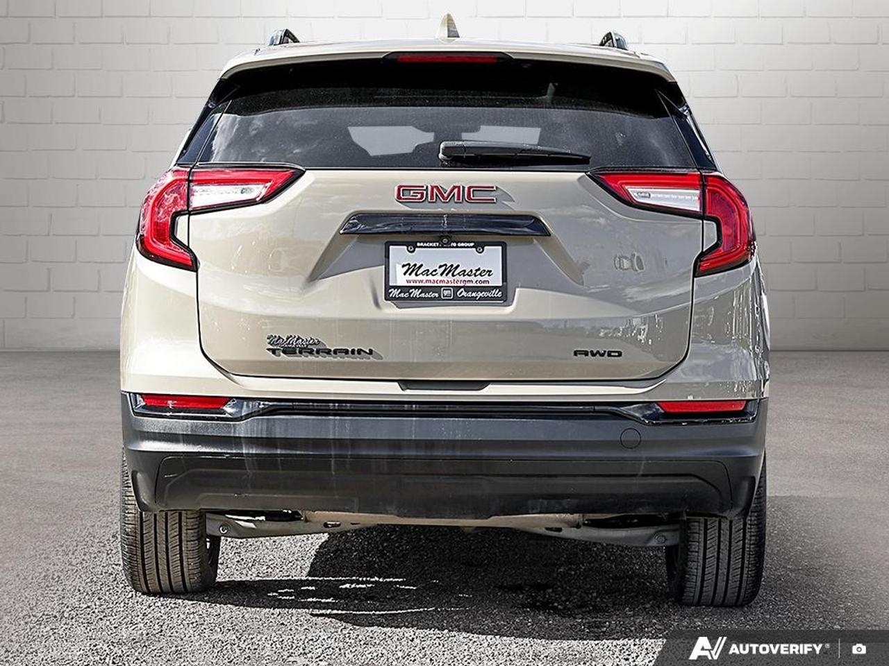 2023 GMC Terrain AWD SLE Photo3