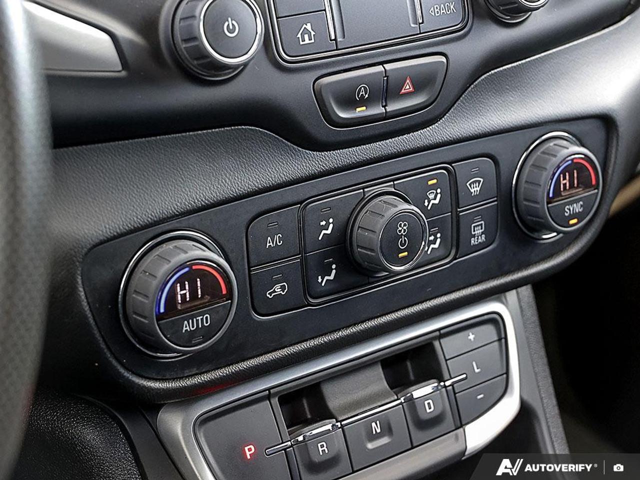 2023 GMC Terrain AWD SLE Photo