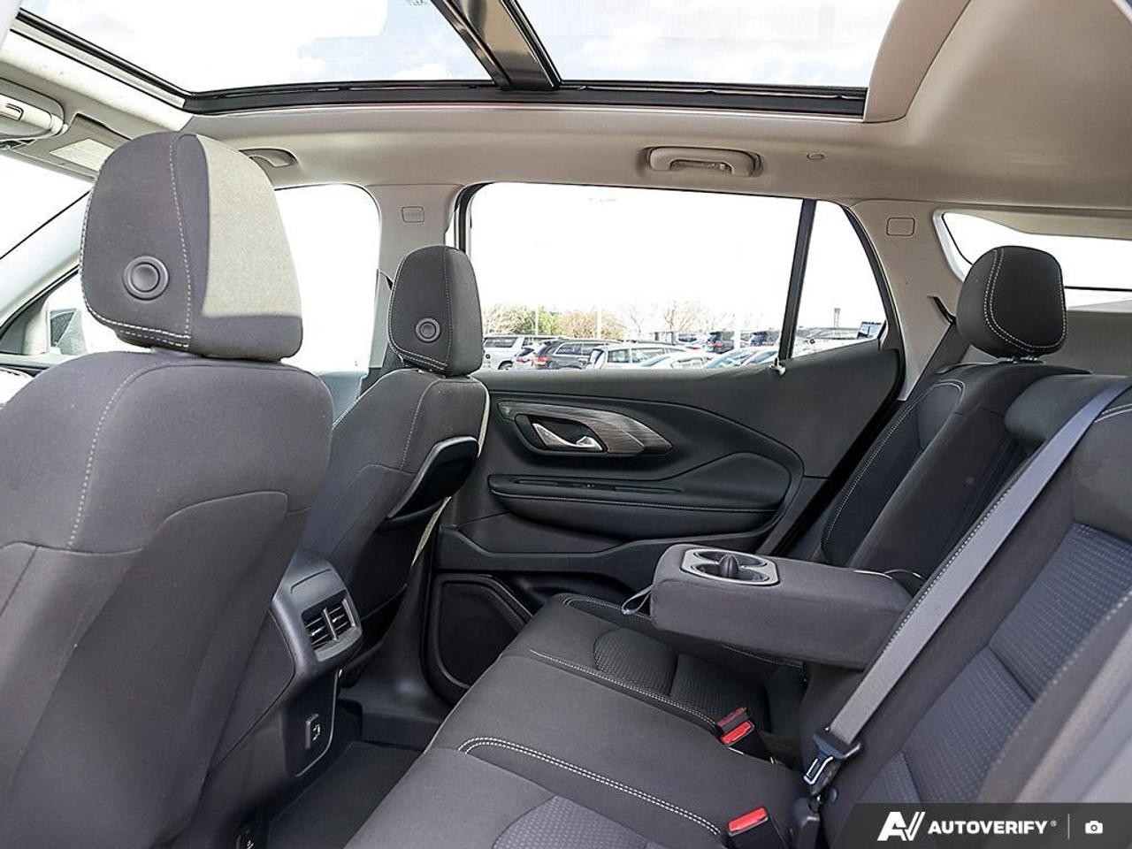 2023 GMC Terrain AWD SLE Photo