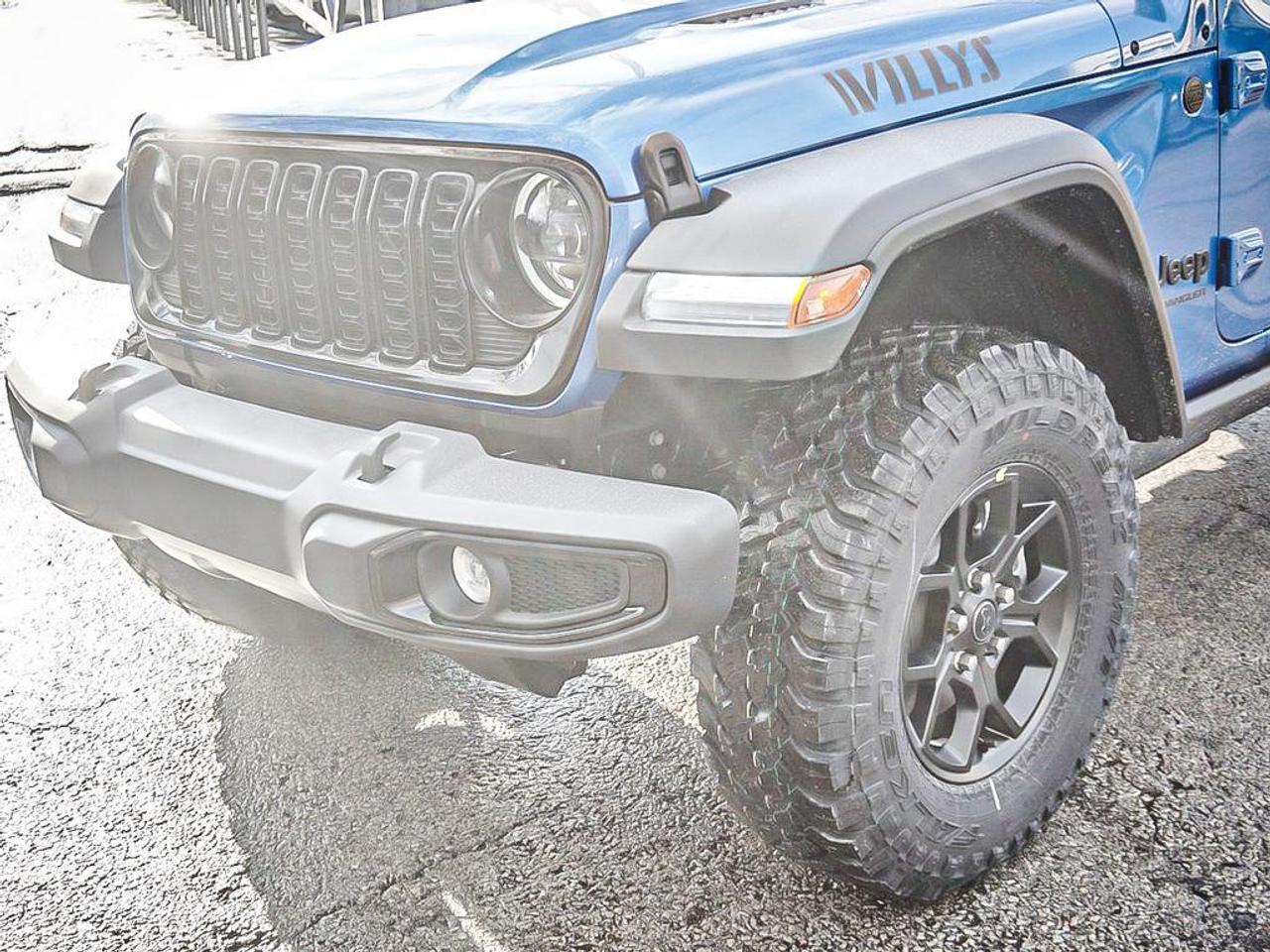 2026 Jeep Wrangler  Photo3