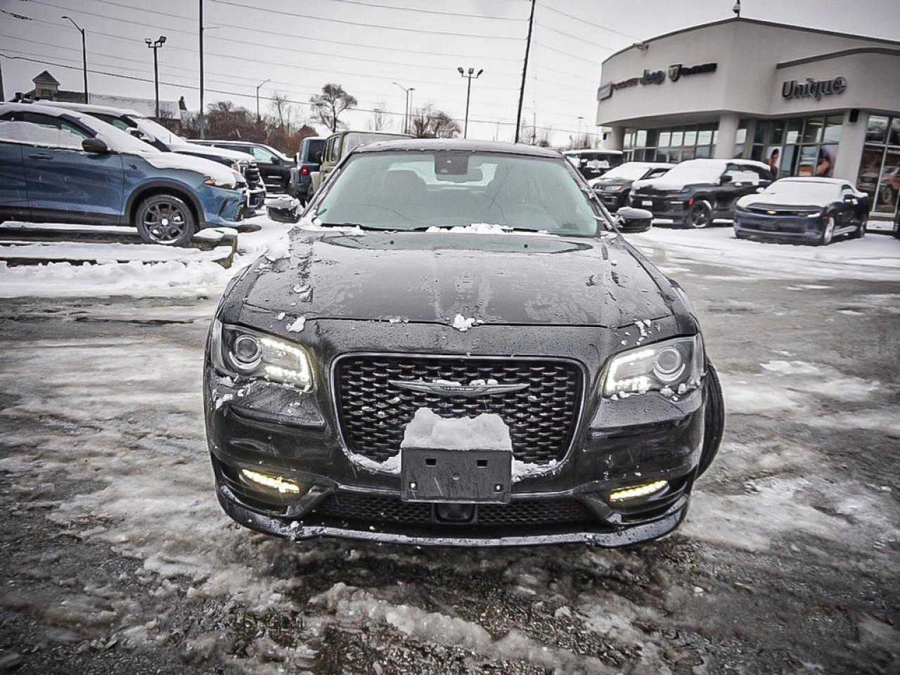 2023 Chrysler 300  Photo2