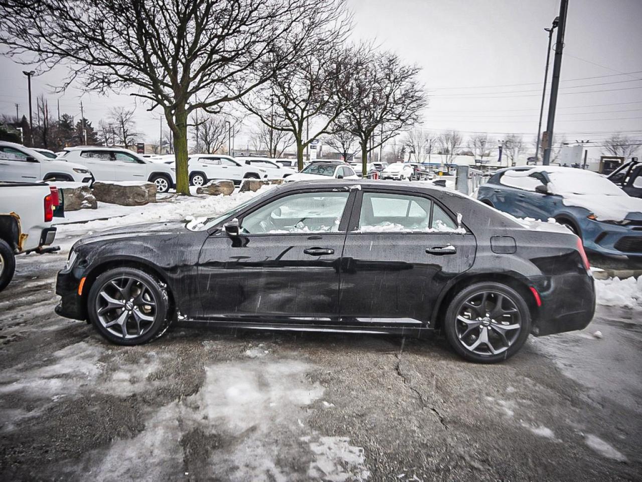 2023 Chrysler 300  Photo
