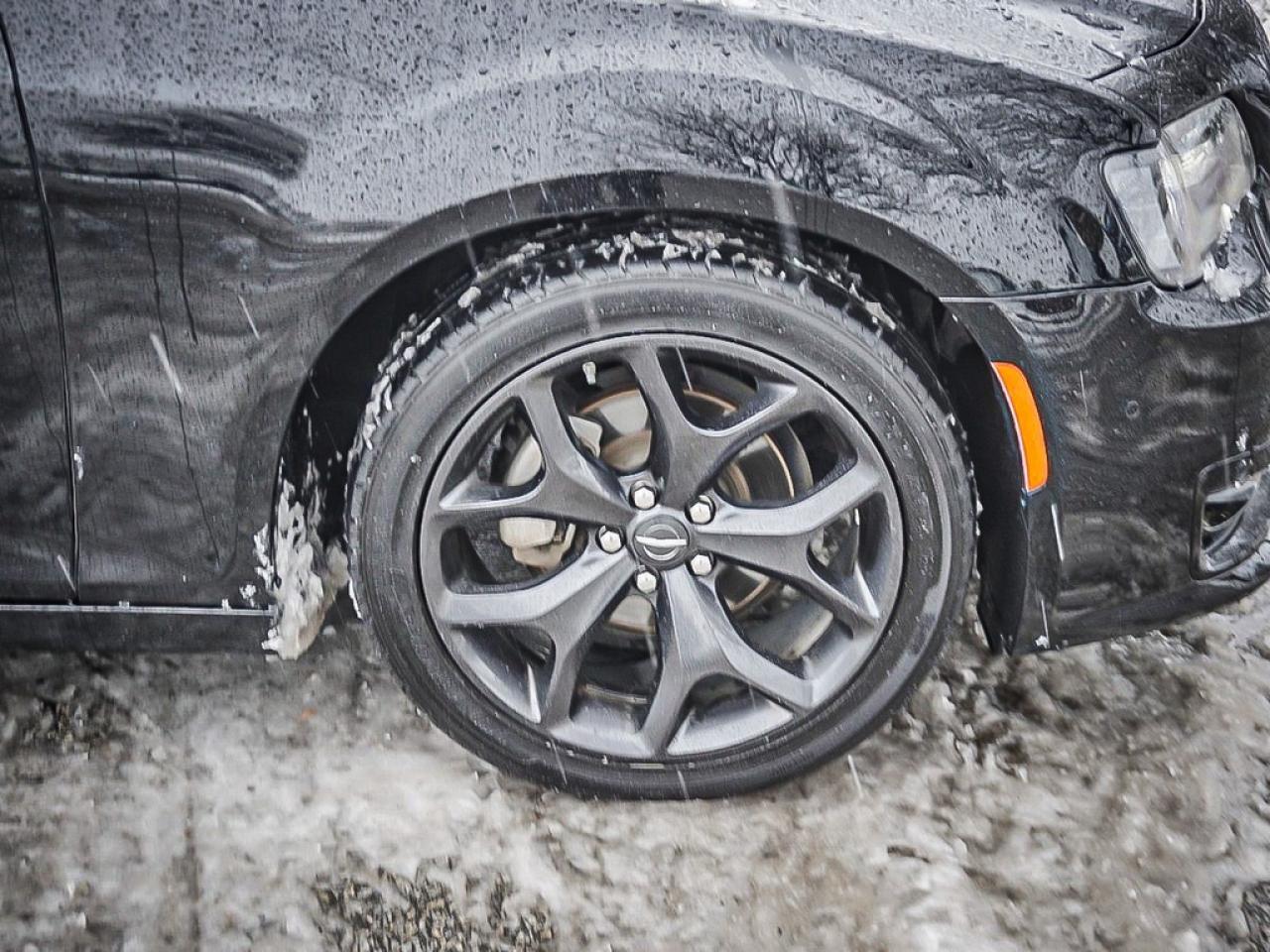 2023 Chrysler 300  Photo