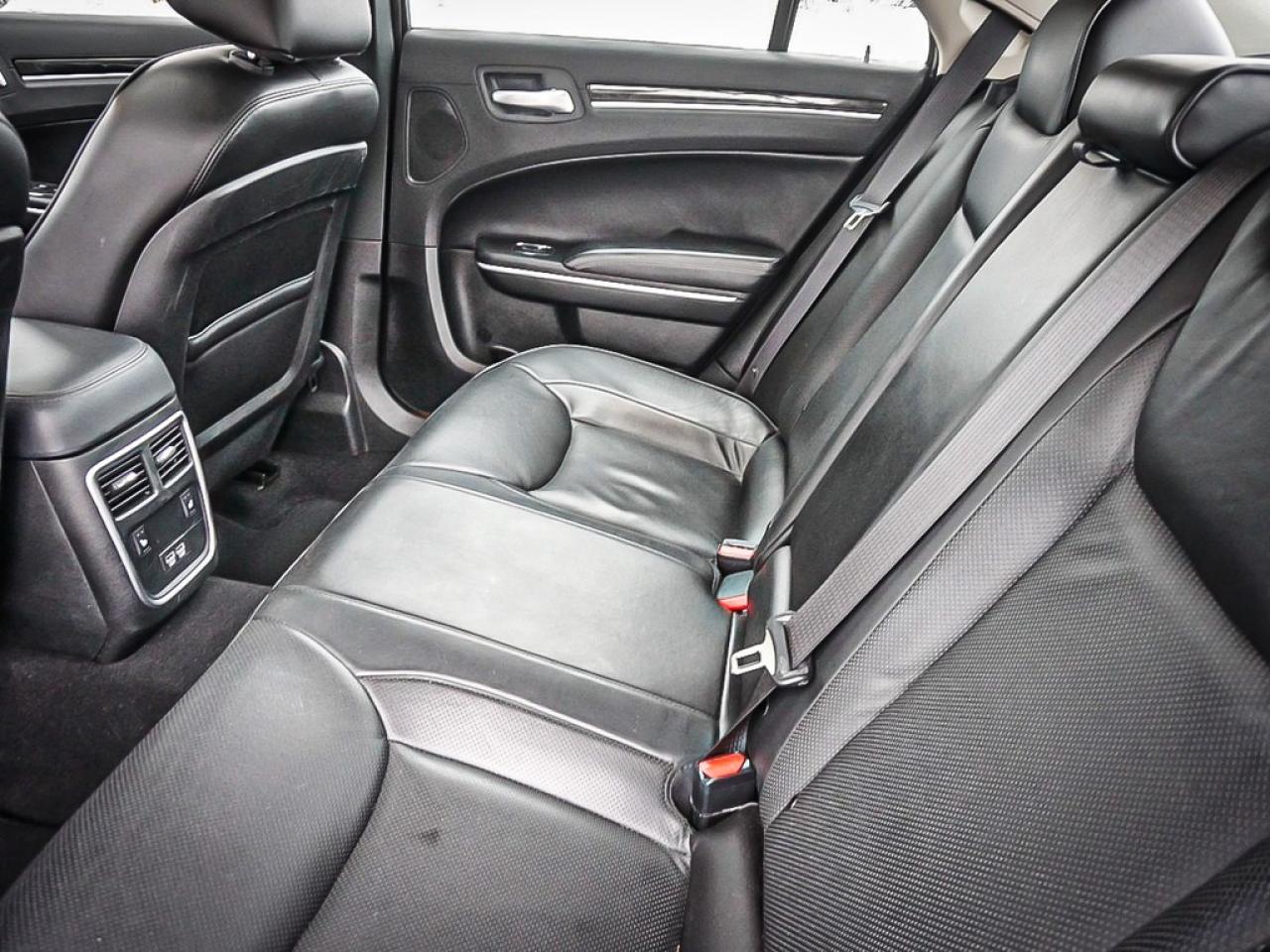 2023 Chrysler 300  Photo