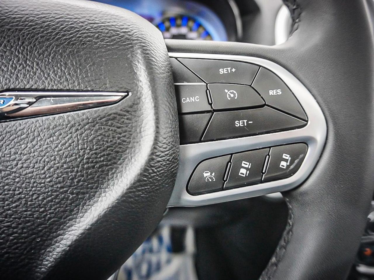 2023 Chrysler 300  Photo