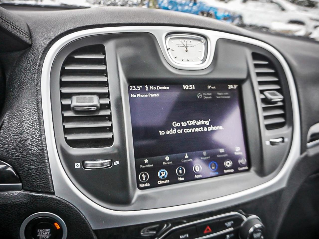 2023 Chrysler 300  Photo