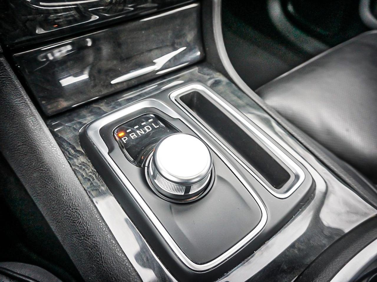 2023 Chrysler 300  Photo