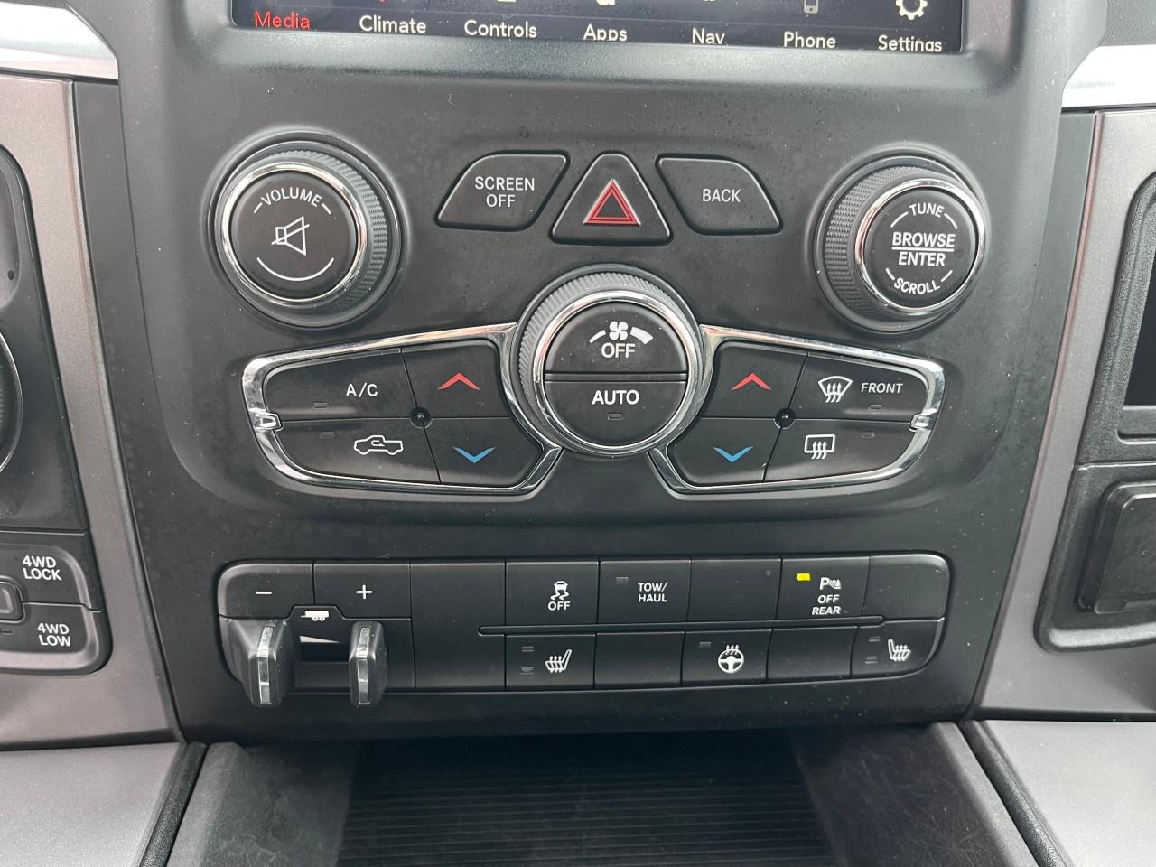 2021 RAM 1500 Classic WARLOCK 4X4 CREW CAB 5'7" BOX Photo