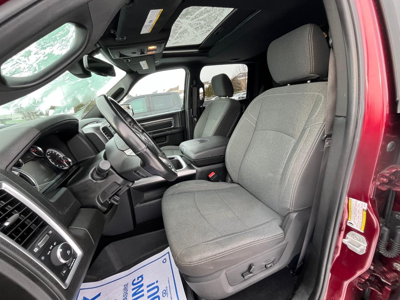 2021 RAM 1500 Classic WARLOCK 4X4 CREW CAB 5'7" BOX Photo