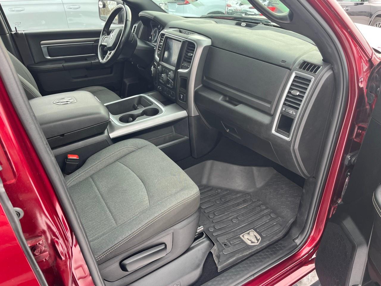 2021 RAM 1500 Classic WARLOCK 4X4 CREW CAB 5'7" BOX Photo