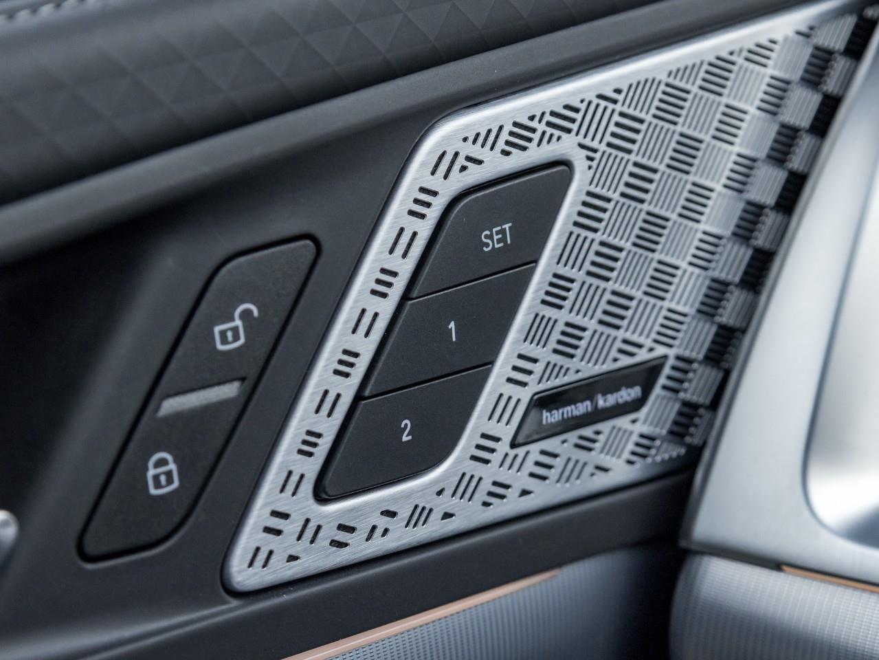 2025 BMW X2 xDrive28i 4dr All-Wheel Drive Sports Activity Coupe Photo