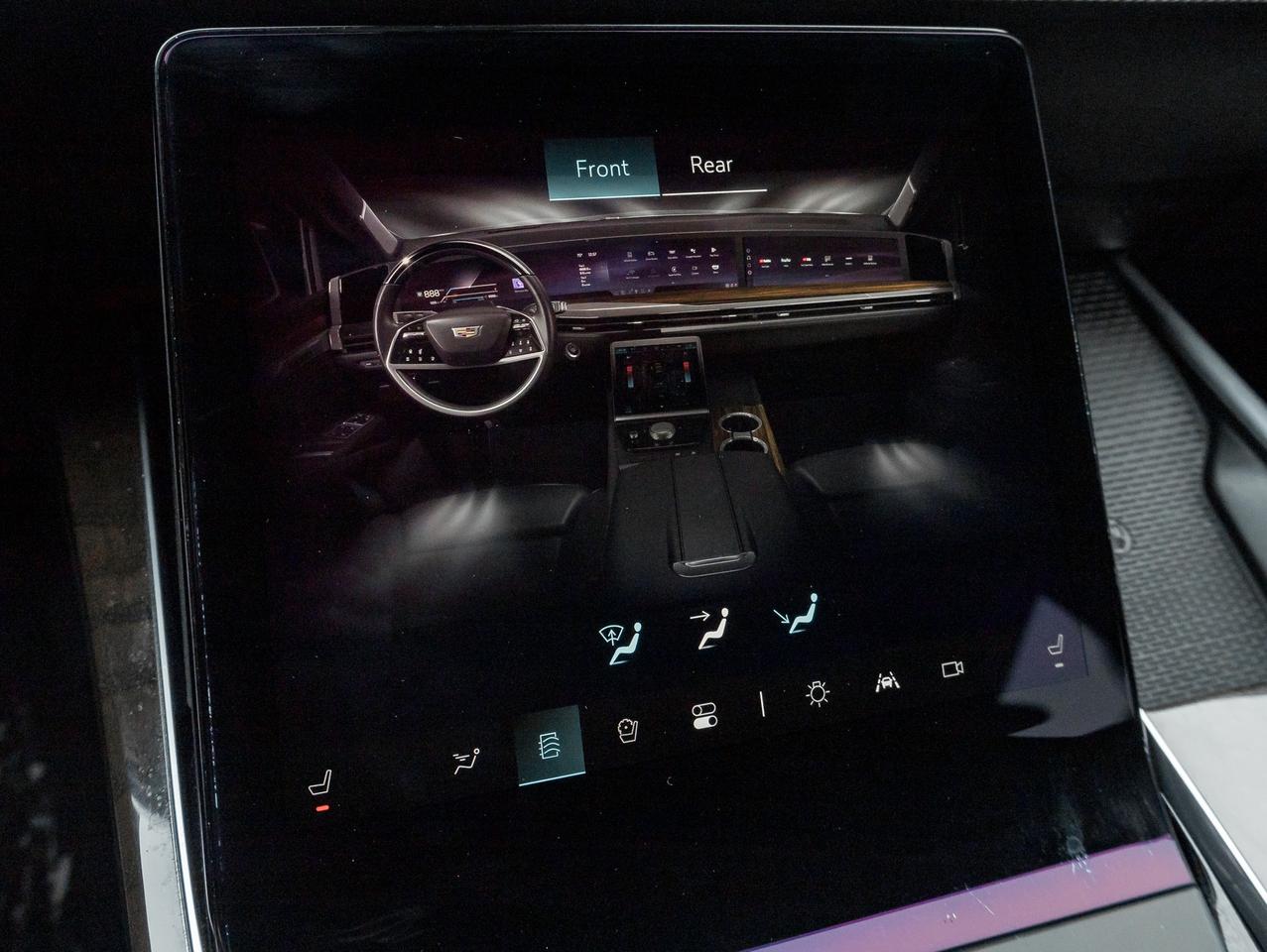 2025 Cadillac Escalade Sport Platinum 4dr 4x4 Photo