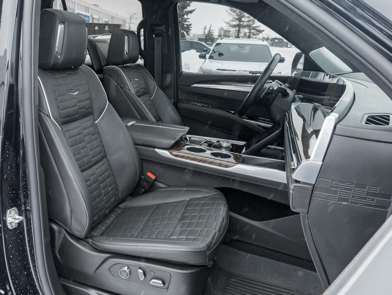 2025 Cadillac Escalade Sport Platinum 4dr 4x4 Photo