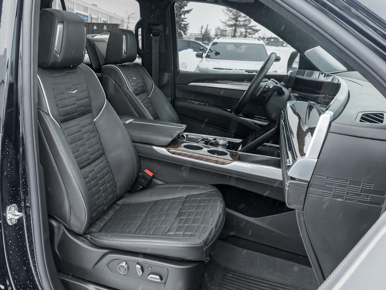 2025 Cadillac Escalade Sport Platinum 4dr 4x4 Photo