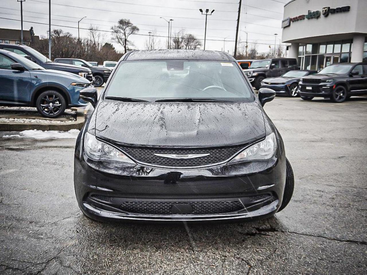 2026 Chrysler Grand Caravan  Photo2