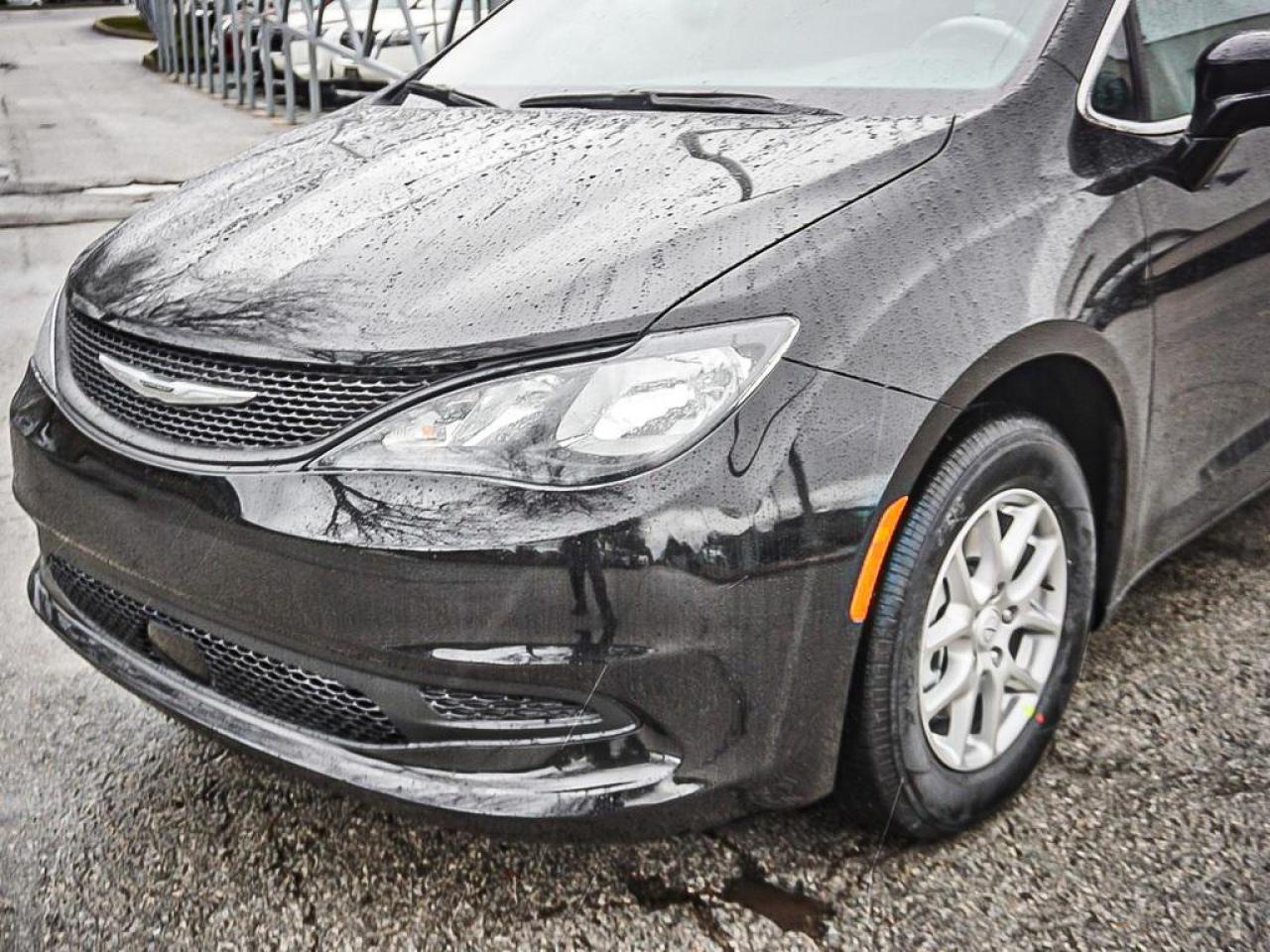 2026 Chrysler Grand Caravan  Photo3