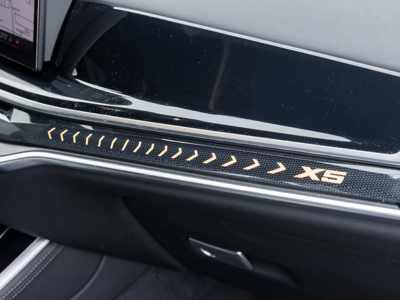 2024 BMW X5 xDrive40i 4dr All-Wheel Drive Sports Activity Vehicle Photo