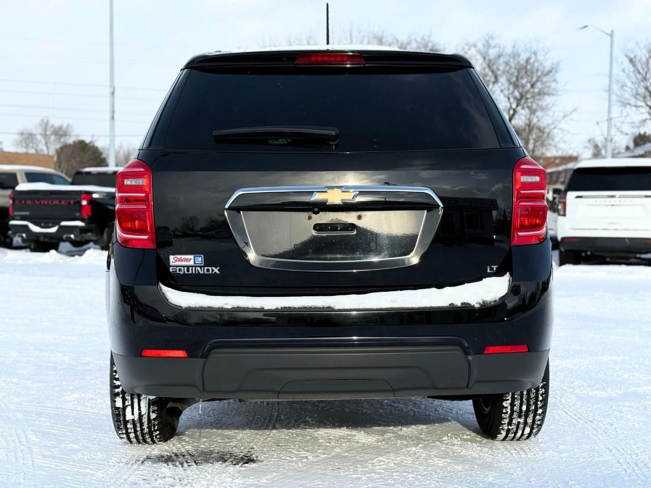 2017 Chevrolet Equinox LT w/1LT Front-Wheel Drive Photo3