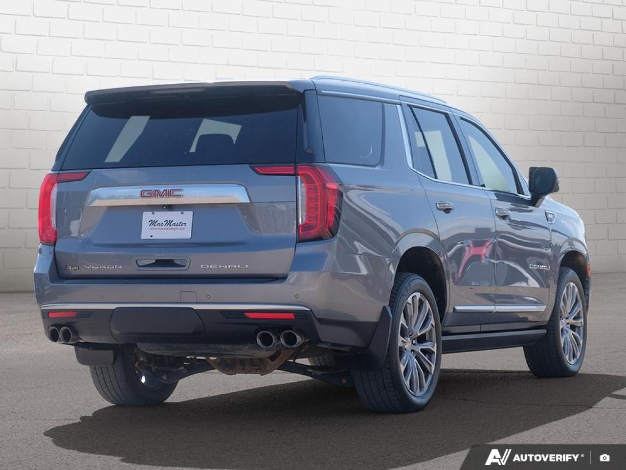 2021 GMC Yukon 4WD 4dr Denali Photo4