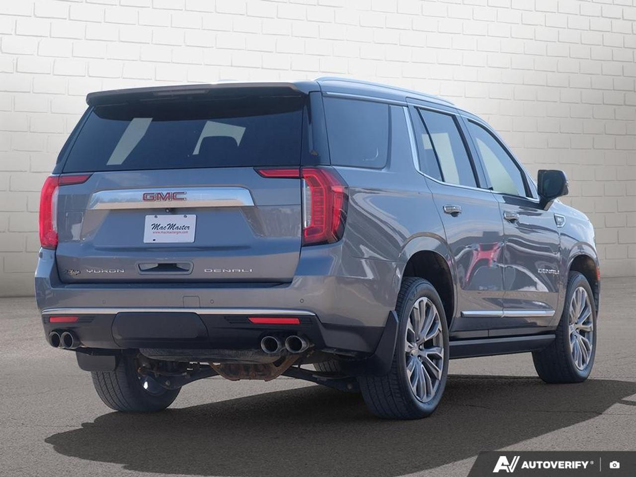 2021 GMC Yukon 4WD 4dr Denali Photo4