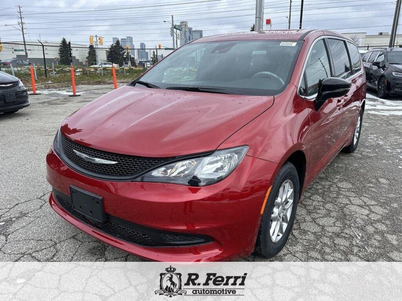 2026 Chrysler Grand Caravan SXT Front-Wheel Drive Passenger Van Photo4