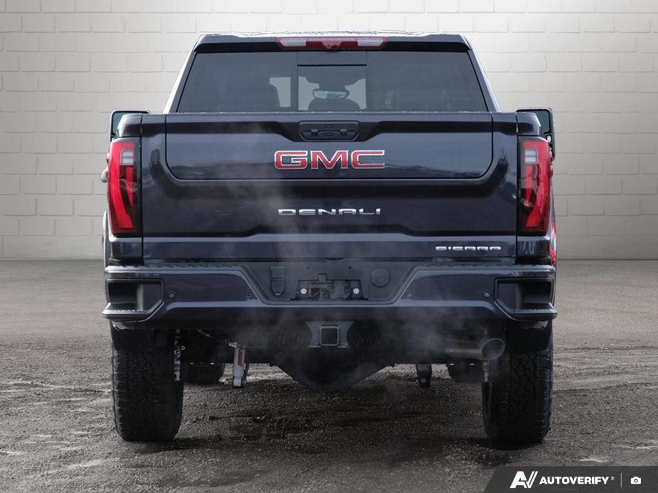 2026 GMC SIERRA 2500HD Crew Cab Standard Box 4-Wheel Drive Denali Photo3